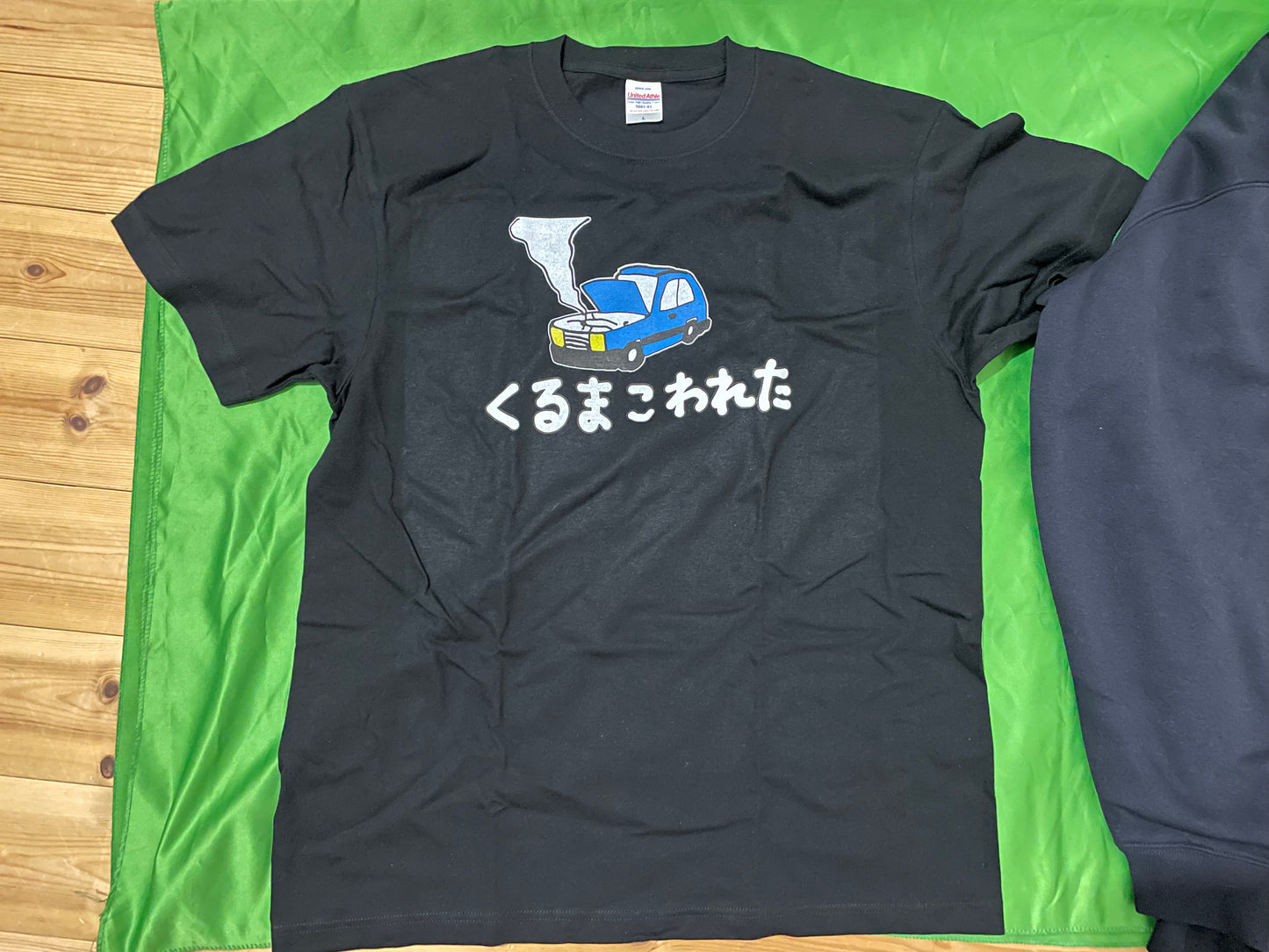 パーカーとTシャツ在庫あり！即納可能商品！