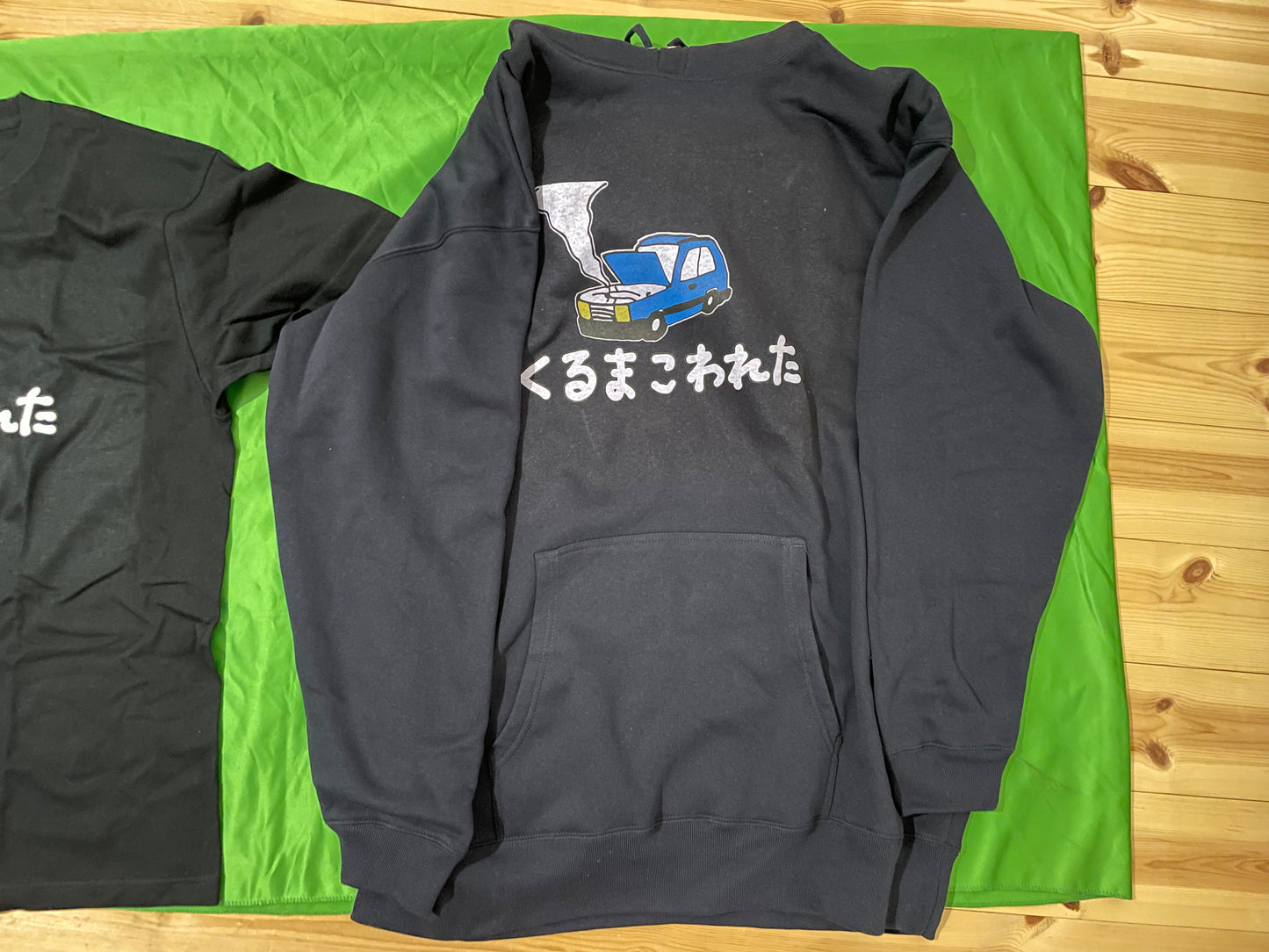 パーカーとTシャツ在庫あり！即納可能商品！